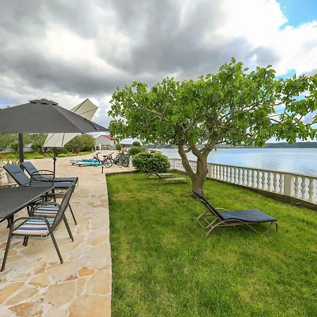 Rose Дом отдыха *